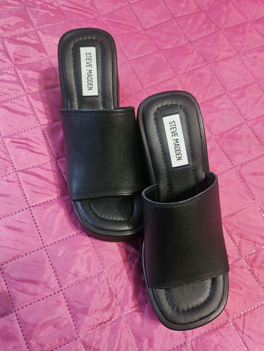 Steve Madden Chunky Black Slides